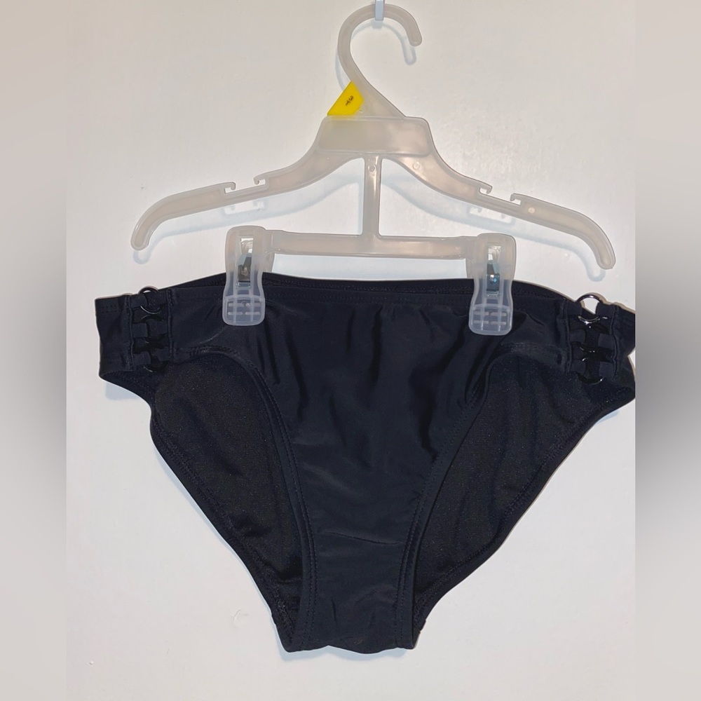 Women’s swimsuit bottoms